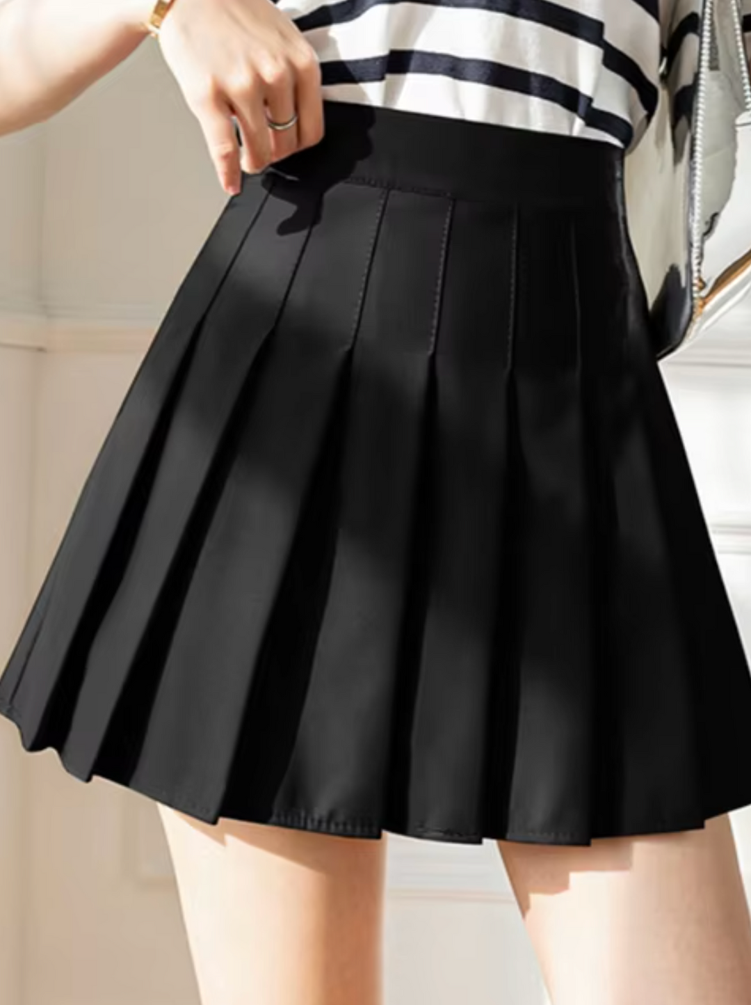 Jupe plissée Liliane | Taille haute, tissu fluide et élégant 0