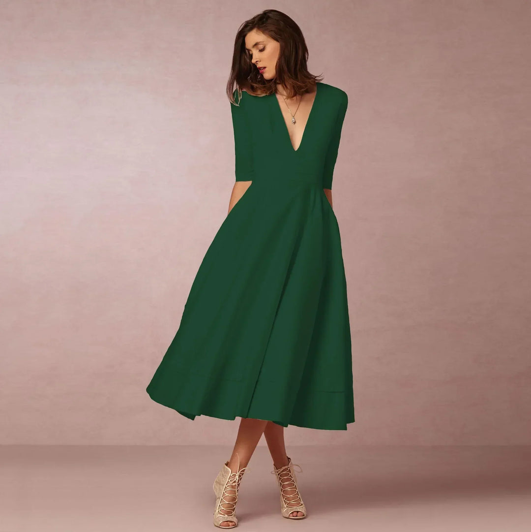 Robe Évasée Romane | Col V, Sans Manches, Élégance Intemporelle 6